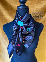 Load image into Gallery viewer, Wimberly Aztec Wild Rag