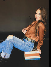 Load image into Gallery viewer, Leather Outlaw Saddle