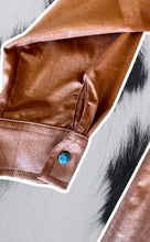 Load image into Gallery viewer, Leather Outlaw Saddle
