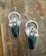 Load image into Gallery viewer, Prospect Park Black Earrings
