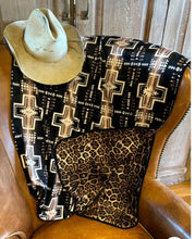 Load image into Gallery viewer, Leopard In Laredo Blanket
