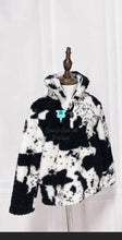 Load image into Gallery viewer, Girls Cowprint Sherpa
