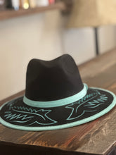 Load image into Gallery viewer, Mint Suede Boater Leaf Design
