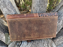 Load image into Gallery viewer, Men’s Vintage Ultra Wallet
